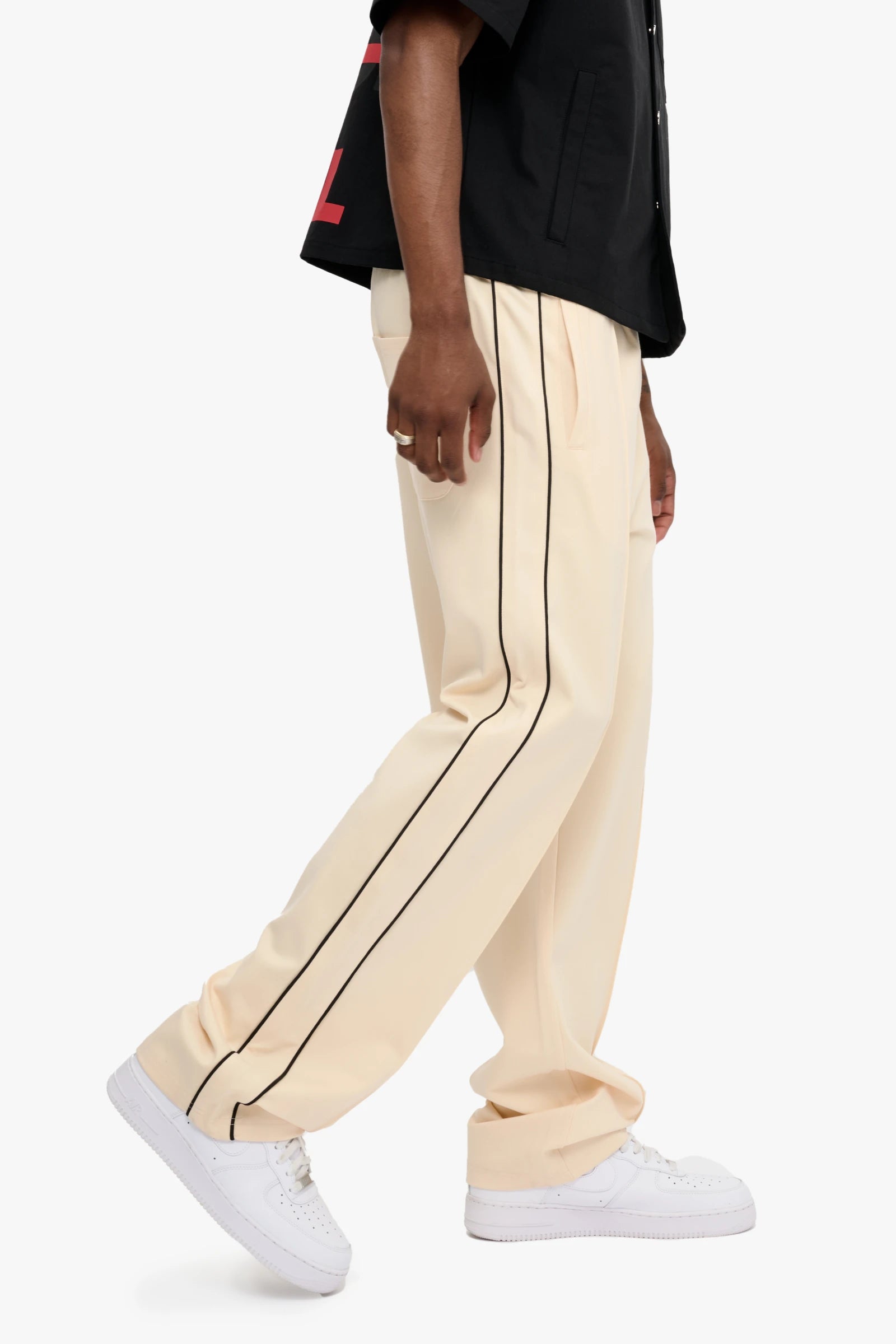 "Stride" Relaxed Pants Cream